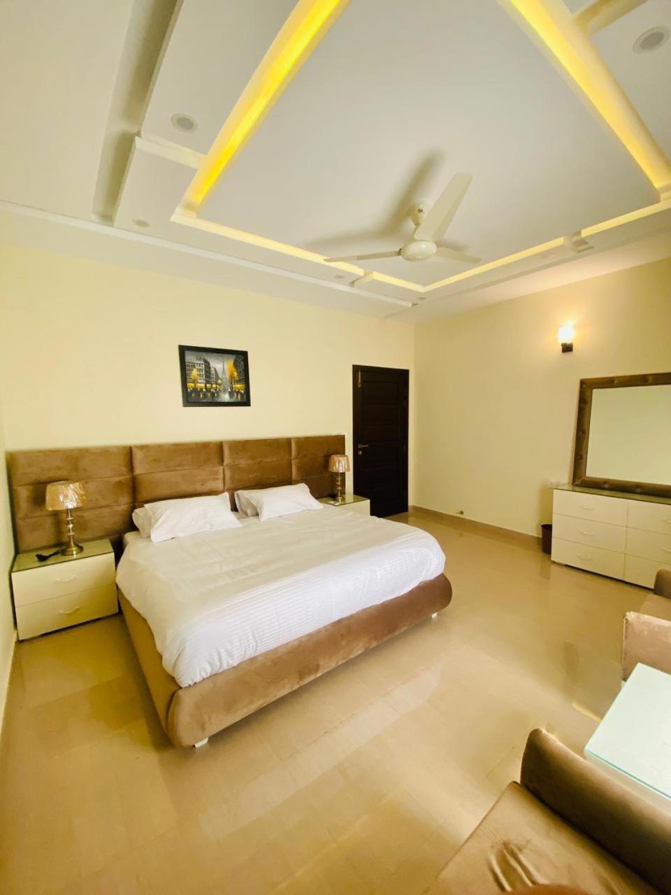 Clifton Royal Family Guest House Islamabad Exterior photo